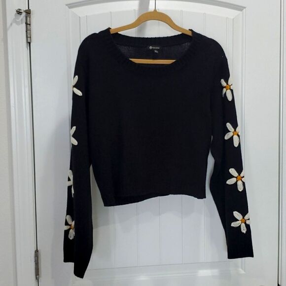 Versona Women’s Black Floral Sleeve Crop Sweater,  Size Large - Picture 1 of 6